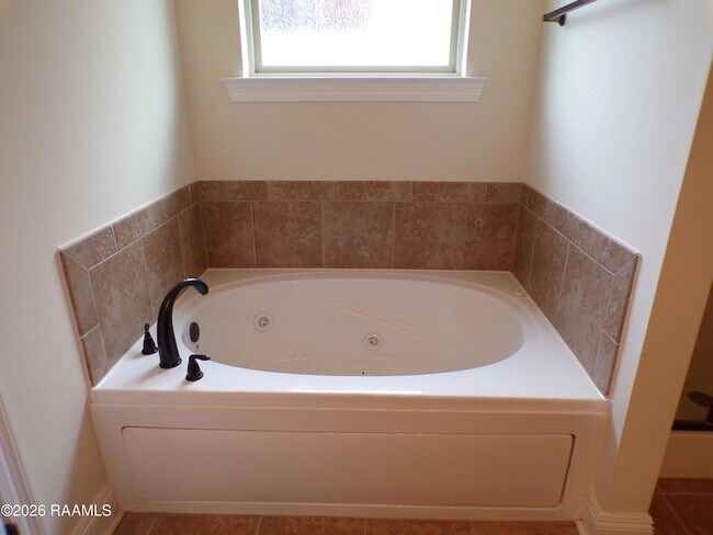 Building Photo - 109 Kohen Luke Dr