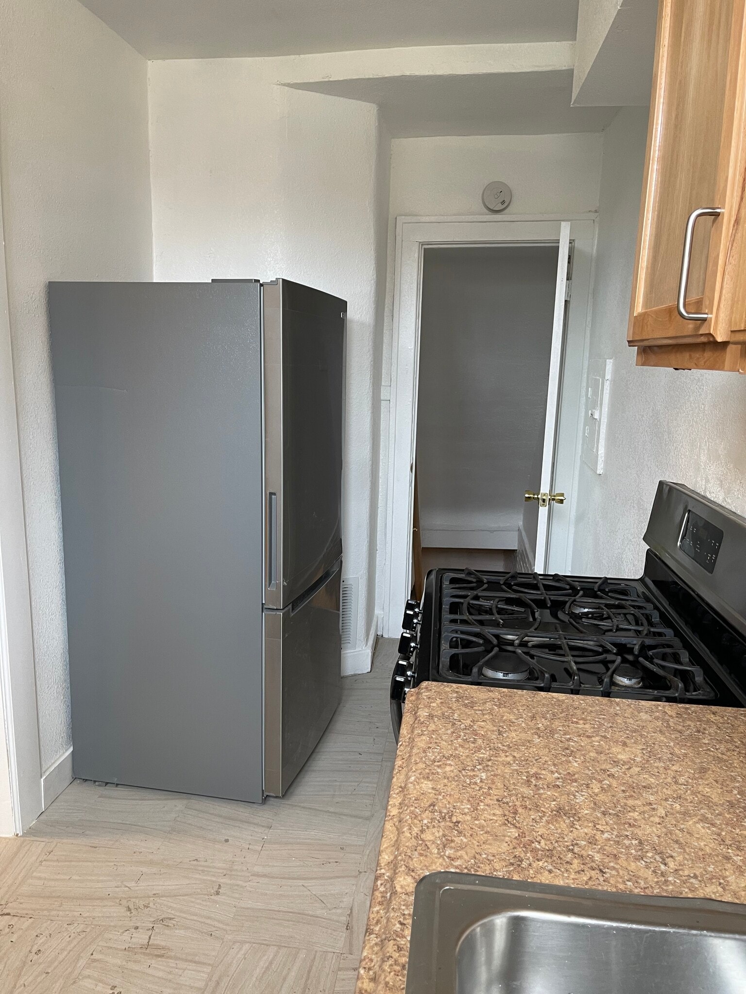 Building Photo - 12735 Lawton St