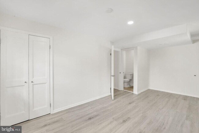 Building Photo - 8815 Tuckerman Ln