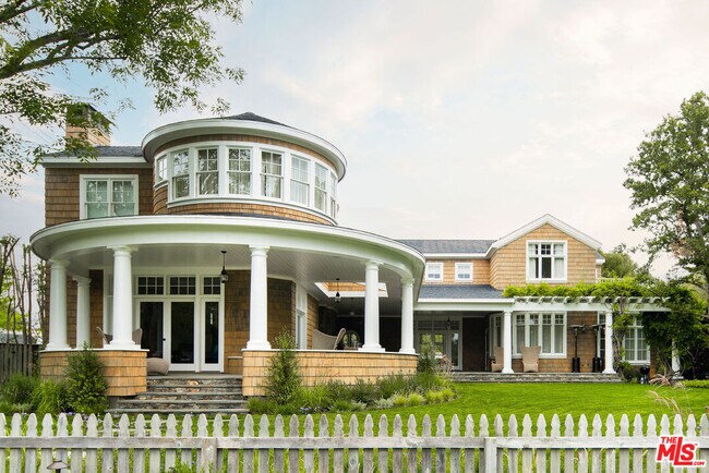 Building Photo - 6763 Zumirez Dr