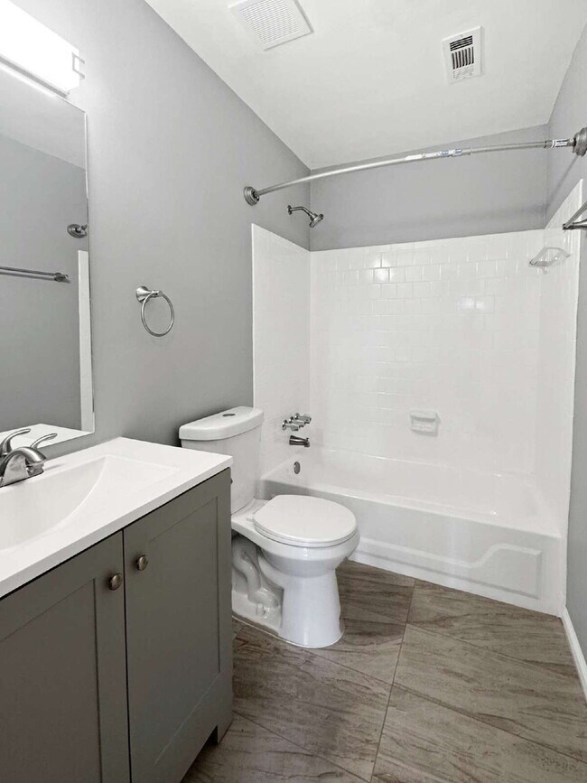 Building Photo - Recently Renovated Condo in Lake Lanier Community