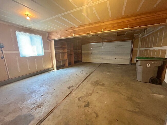 Building Photo - 4271 N Pennfield Pl