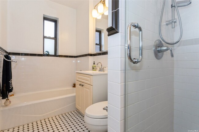 Building Photo - 2 Herrick Dr