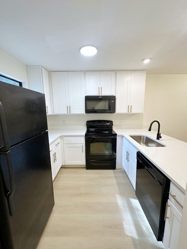 Building Photo - 908 Hearthridge Ct