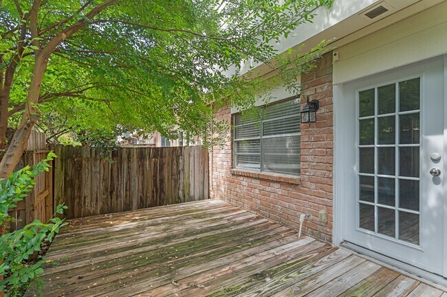 Building Photo - 14535 Misty Meadow Ln