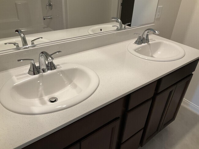 Building Photo - 8957 Lucky Crest St