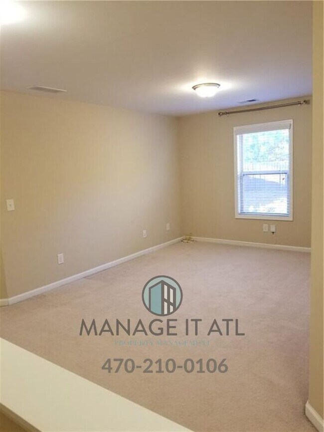 Building Photo - Beautiful 5BR/4BA Home in Just 5 Min from MALL OF GA