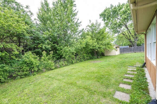 Building Photo - 628 Ash Dr