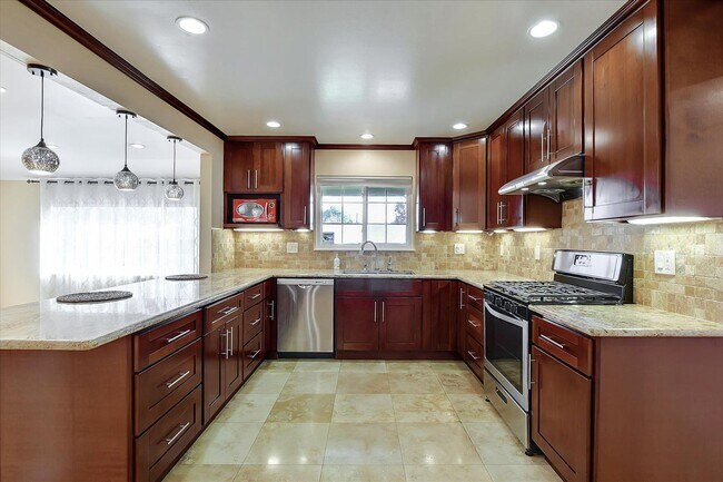 Building Photo - Beautifully Updated Single Family Home with Sparkling Pool