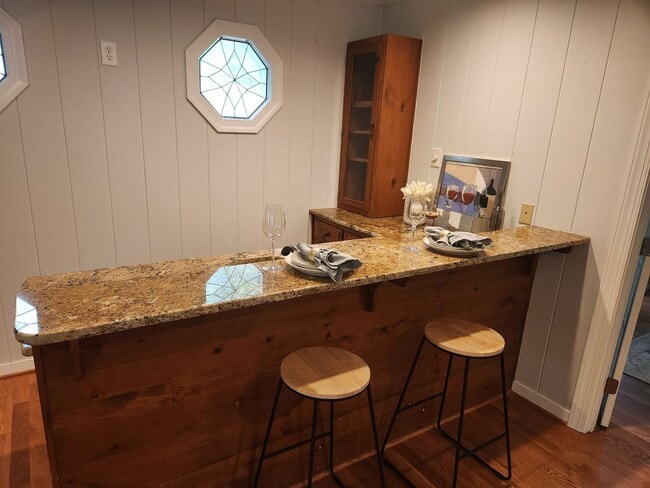 Building Photo - Chesterfield-Chester Area- Convenient to F...