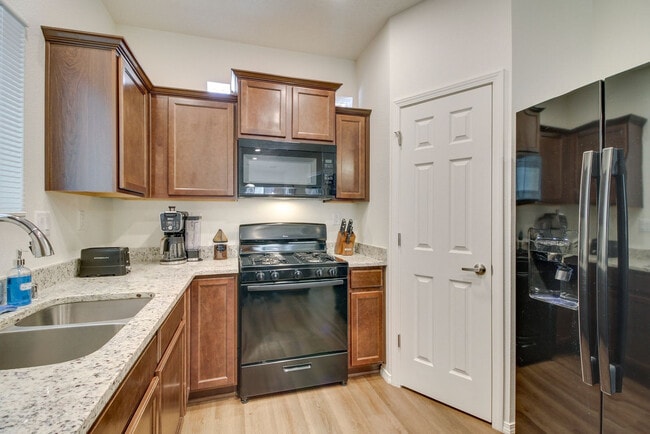 Building Photo - 251 San Clemente Ave NW