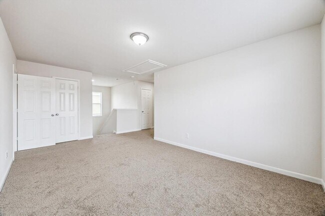 Building Photo - 431 Mantova Dr