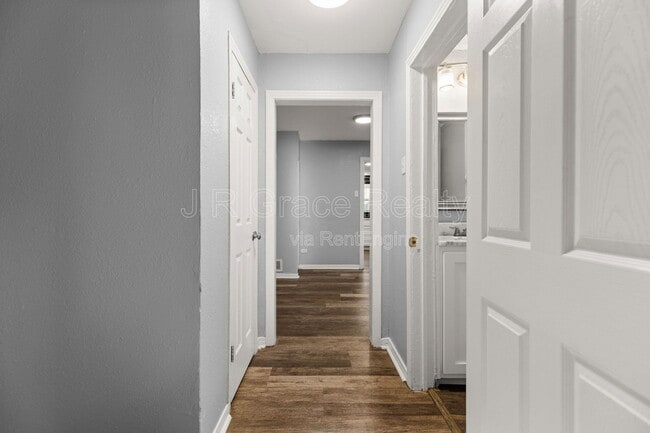 Building Photo - 3621 Redbird St