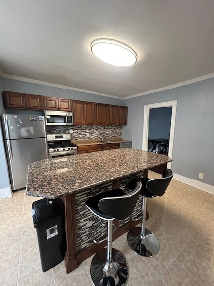 Building Photo - 309 Columbus Ave