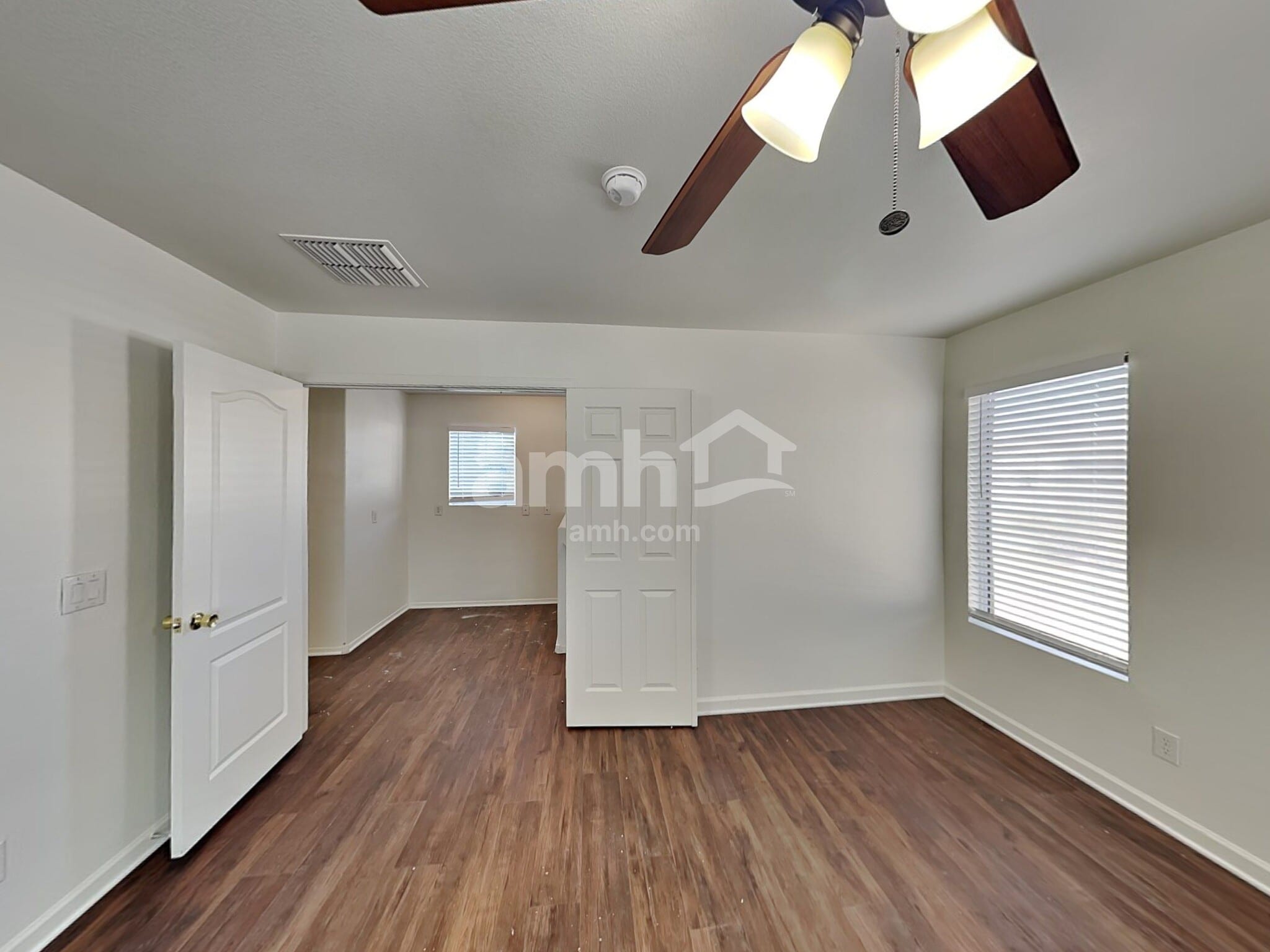 Building Photo - 1151 E Bosi St