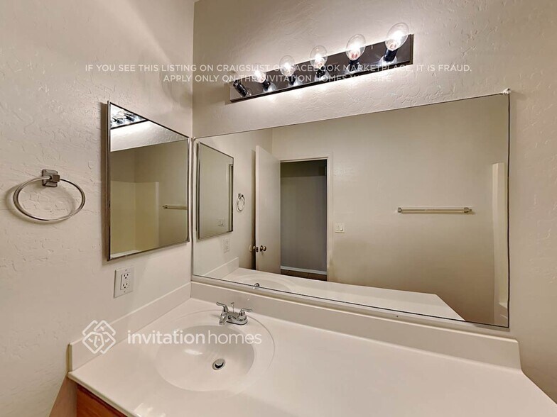 Building Photo - 15439 W Port Au Prince Ln