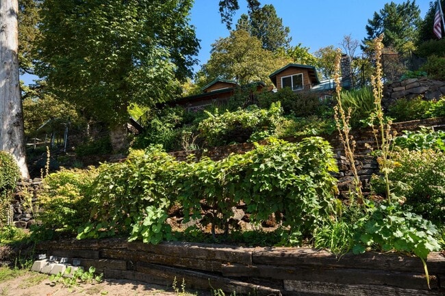 Building Photo - 14239 SE Fairoaks Ln