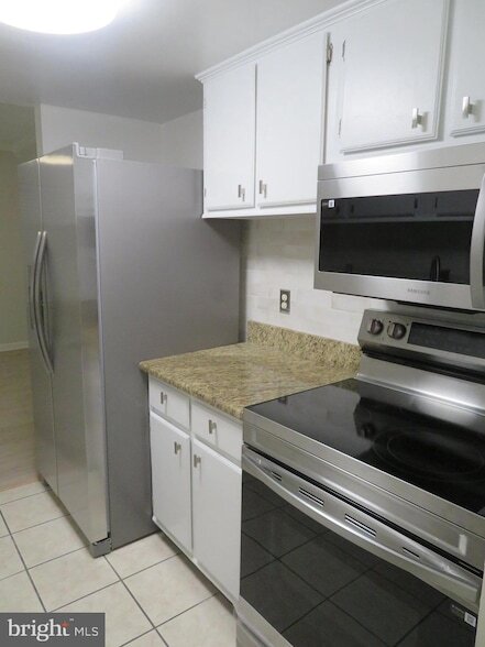 Building Photo - 9150 Lambskin Ln