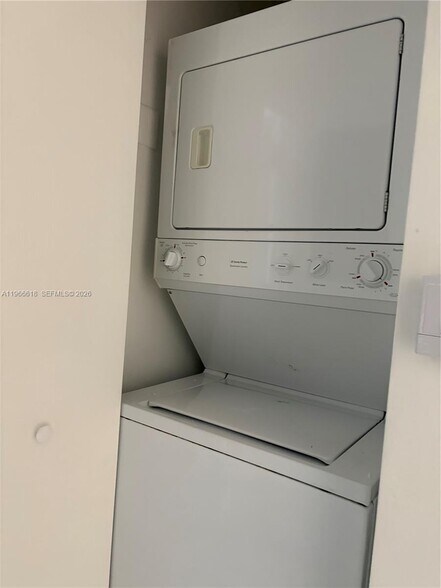 Building Photo - 18800 NE 29th Ave