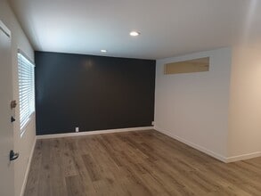 Building Photo - 7347 Haskell Ave