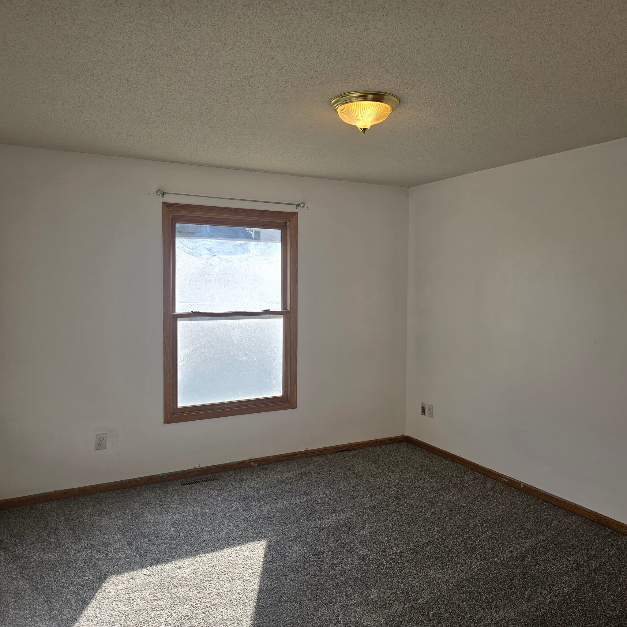 Main Floor 2nd Bedroom - 1415 Kodiak Ct