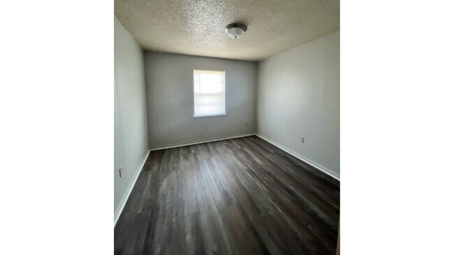 Building Photo - 1415 W Norris St