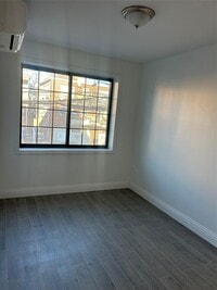 Building Photo - 55-12-55102 102nd St