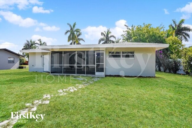 Building Photo - 5410 Bayshore Ave