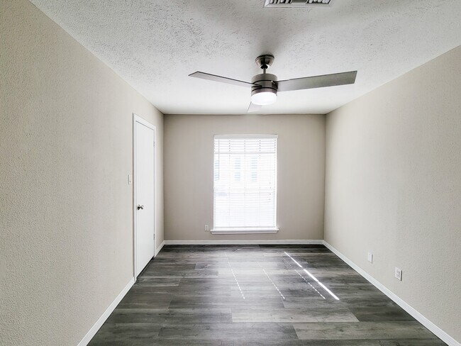 Building Photo - 2220 Bering Dr