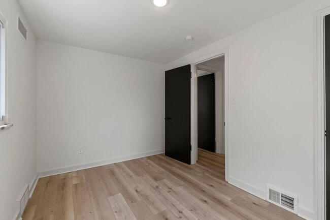 Building Photo - READY FOR MOVE IN! Don't miss this STUNNING, FULLY RENOVATED 3 bedroom in McKeesport!