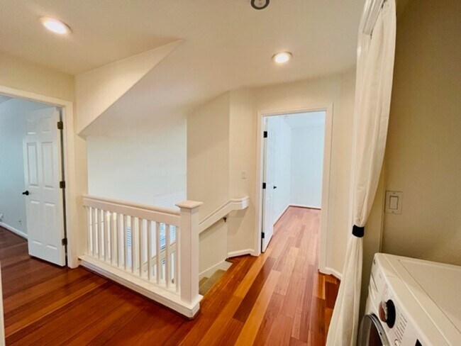 Building Photo - Move-in Ready 3BD/2.5BA, Two-Story Home in Stony Brook in Downtown Danville
