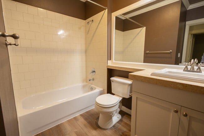 Building Photo - 900 Aurora Ave N