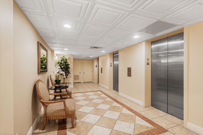 Building Photo - 5000 N Ocean Blvd