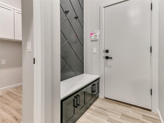 Building Photo - 25198 Scarlett St