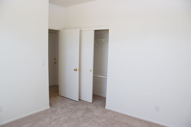 Building Photo - SPACIOUS AND ELEGANT TWO STORY HOME AT END...