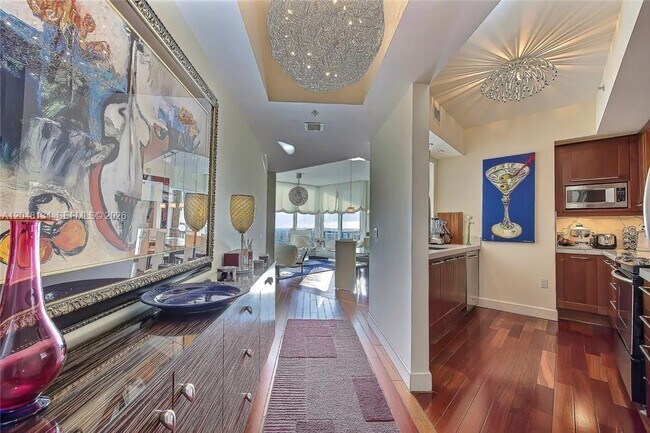 Building Photo - 333 Las Olas Way