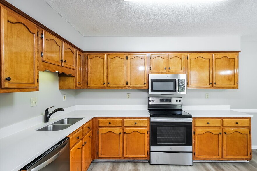 Building Photo - 128 Walnut Ridge Ln