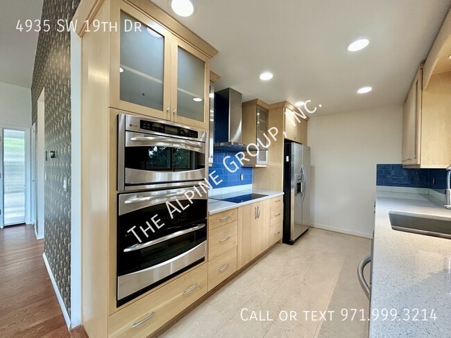 Building Photo - 4935 SW 19th Dr