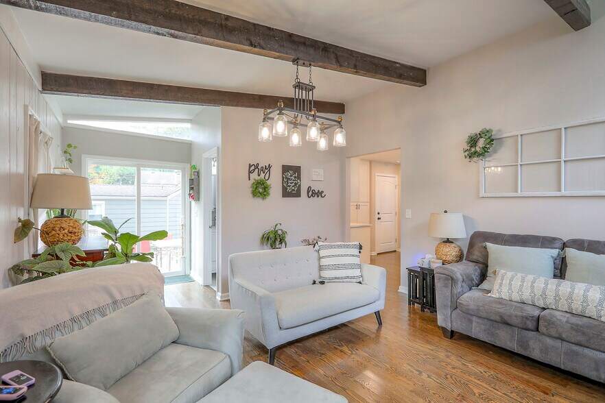 Building Photo - 7617 Windsor St