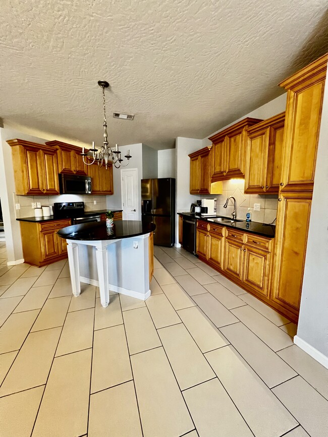 Building Photo - 4596 Hermosa Rd