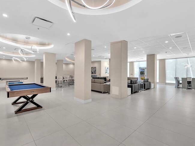 Building Photo - 3001 S Ocean Dr