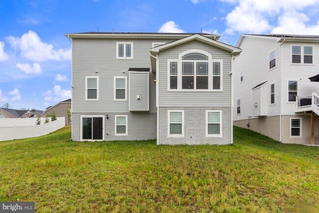 Building Photo - 4378 Shakespeare Cir