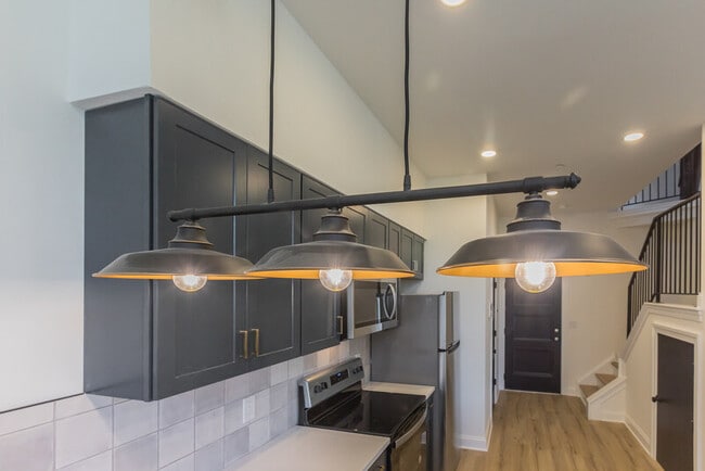 Building Photo - 141 Krams Ave