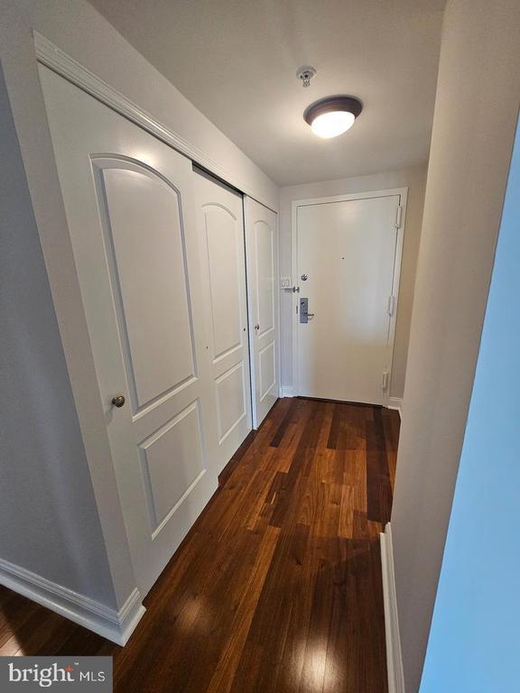 Building Photo - 2001 Hamilton St