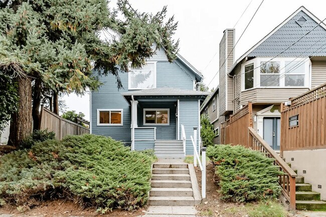 Building Photo - 756 N 76th St