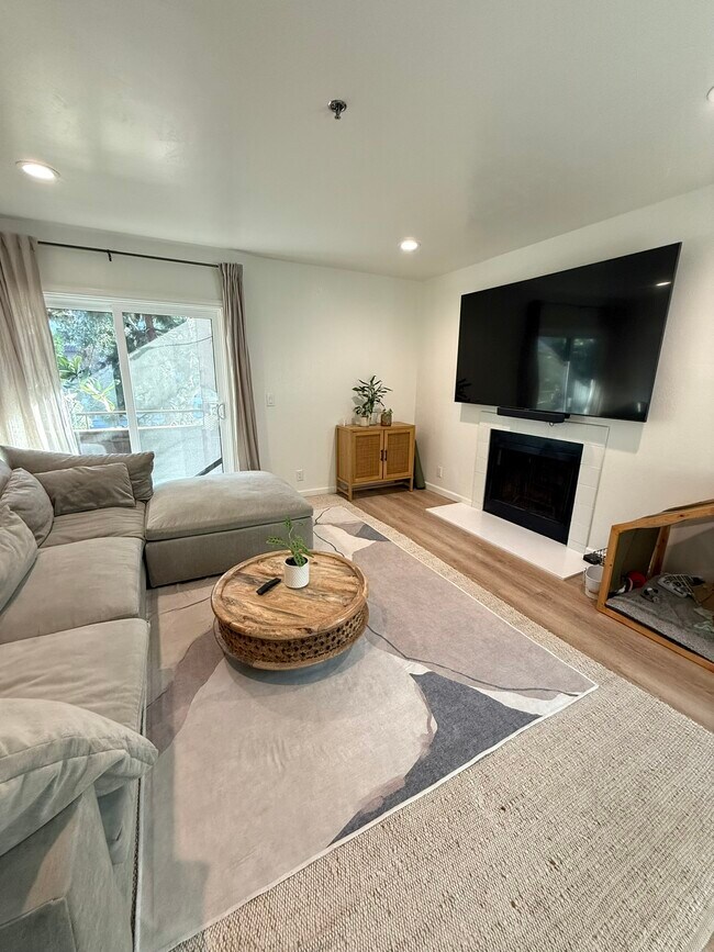 Building Photo - 5790 Friars Rd