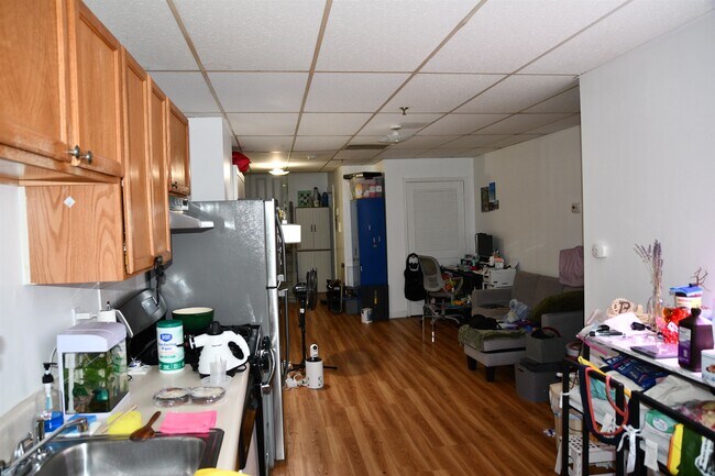 Building Photo - 203 Academy St