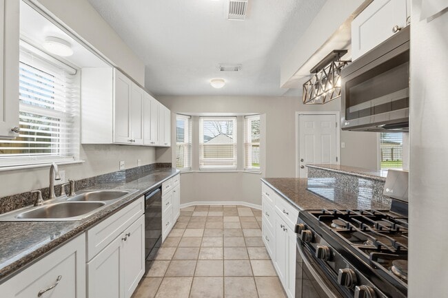 Building Photo - 3214 White Sail