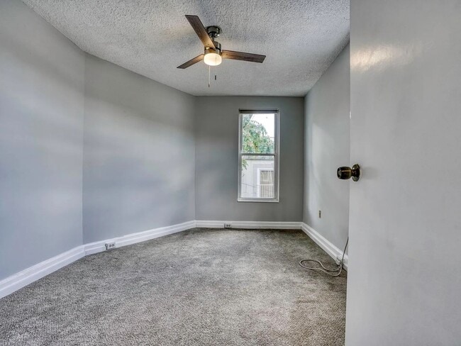 Building Photo - 530 S Bond St