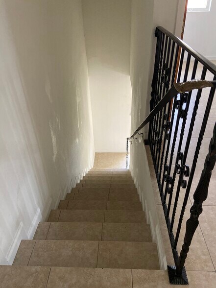 Staircase - 812 NW 22nd Pl